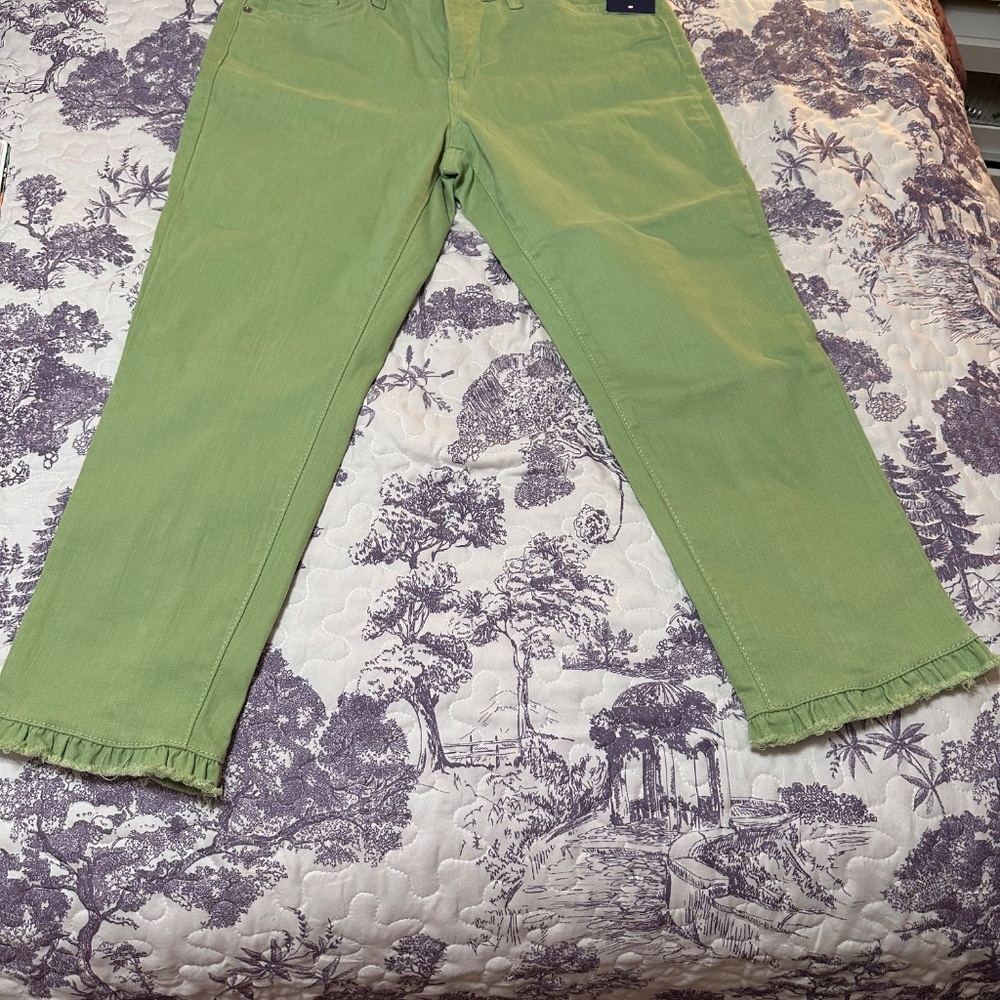 Crown & Ivy 10 Petite Super Cute Sage Green Cropped Jeans - Picture 2 of 5